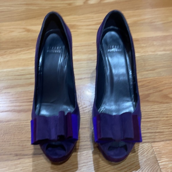 Stuart Weitzman purple suede peep toe pumps - Picture 2 of 7